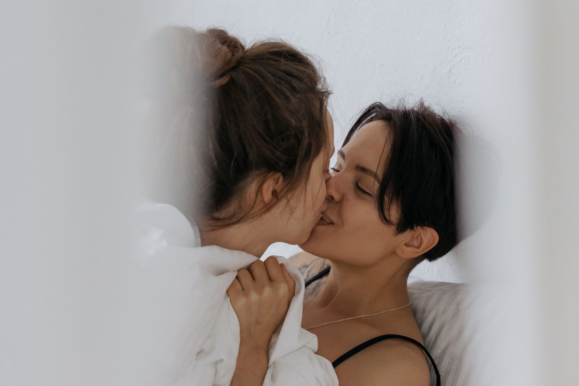 Casal abraçado