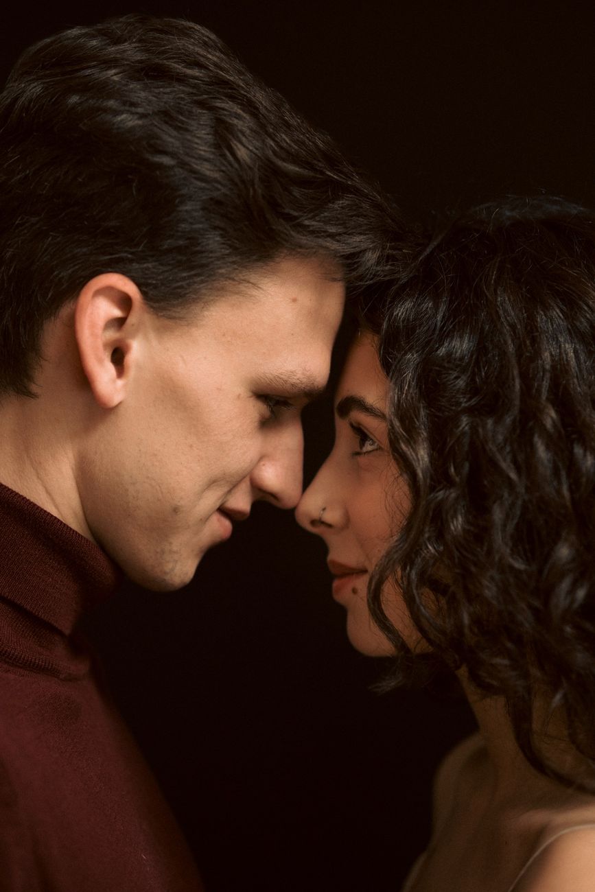Casal abraçado